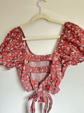 🩷ALTARD STATE BABYDOLL PUFFY SLEEVE FLORAL OPEN BACK CROP TOP SIZE MEDIUM TREND